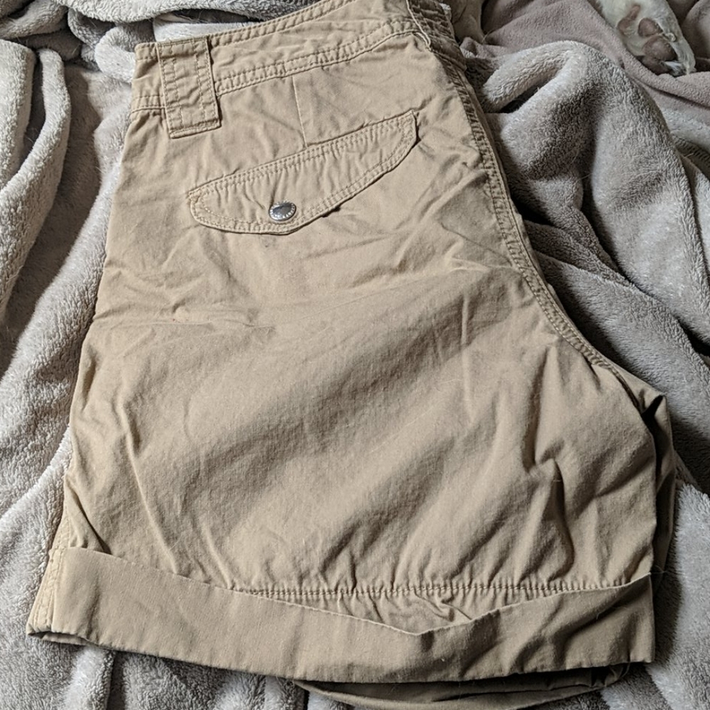 Shorts - Picture 3 of 3